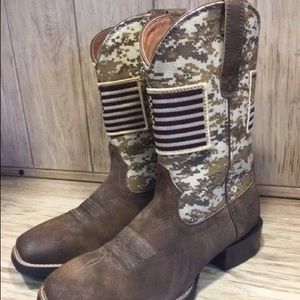 Ariat men patriots size 9 $100obo